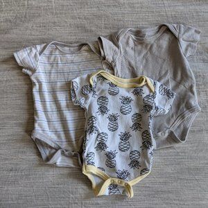 4 for $20 💖 | 0-3 months unisex onesie bundle